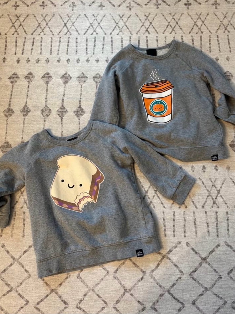 VGUC Whistle & Flute crewneck sweatshirts size 5/6 years